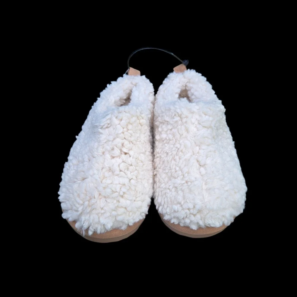 NWT Cat & Jack Kids Sherpa Slippers Cream‎ Faux Fur Slip On House Shoes Sz 1